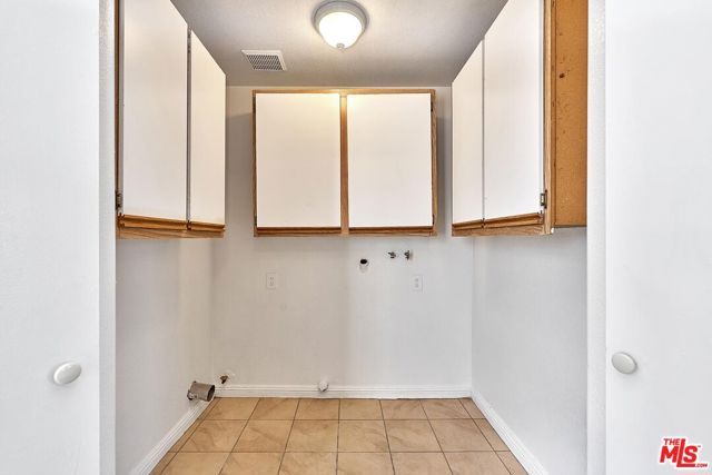 10800 S San Pedro Street, Los Angeles, CA 90061