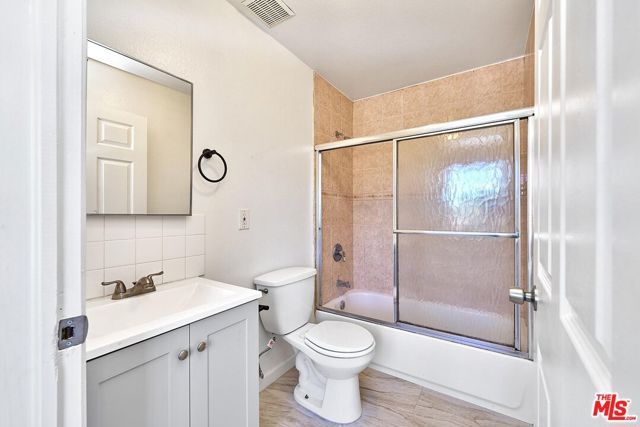 10800 S San Pedro Street, Los Angeles, CA 90061