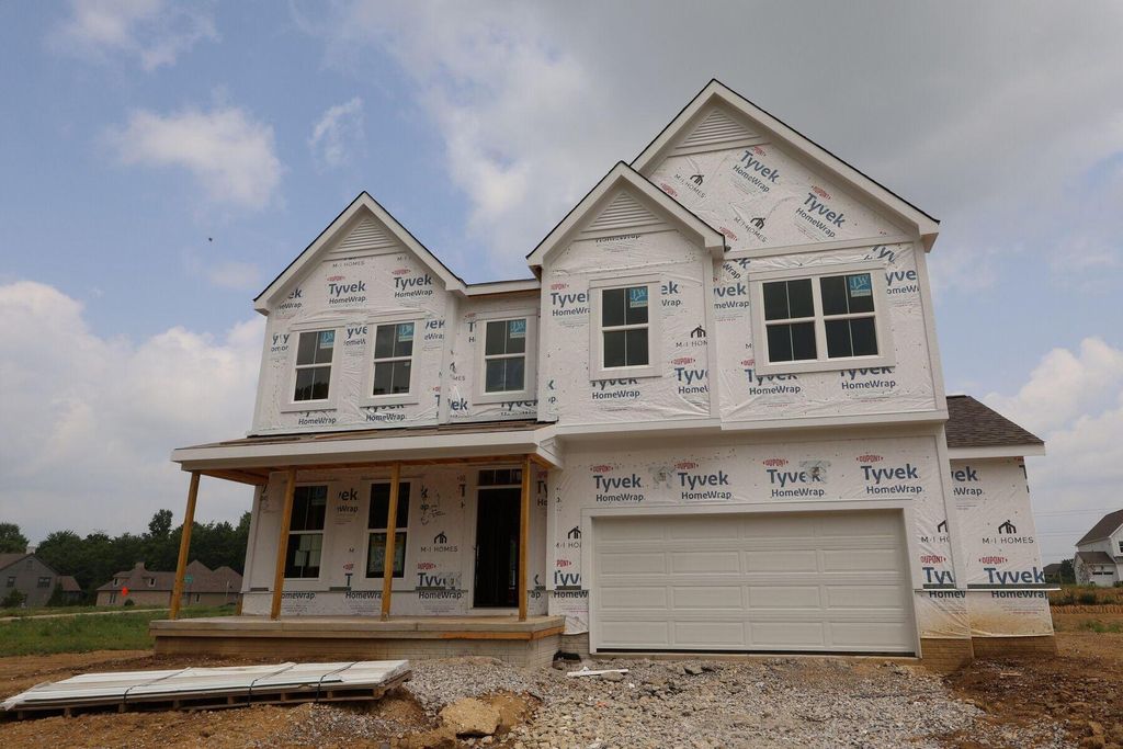 684 Fadley Loop E, Delaware, OH 43015