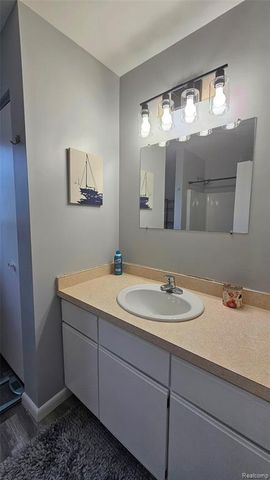 4165 Highcrest Drive, Brighton, MI 48116