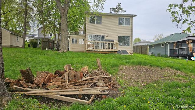 4165 Highcrest Drive, Brighton, MI 48116