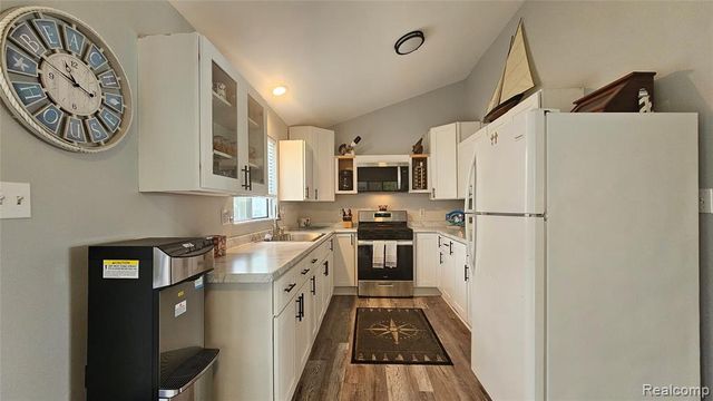 4165 Highcrest Drive, Brighton, MI 48116