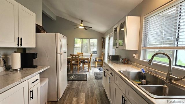 4165 Highcrest Drive, Brighton, MI 48116