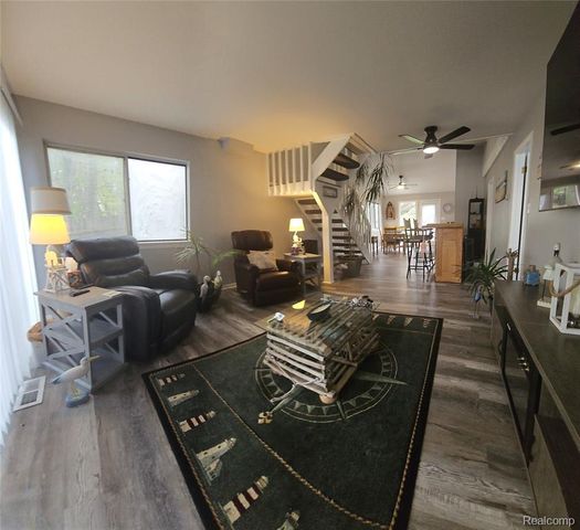 4165 Highcrest Drive, Brighton, MI 48116