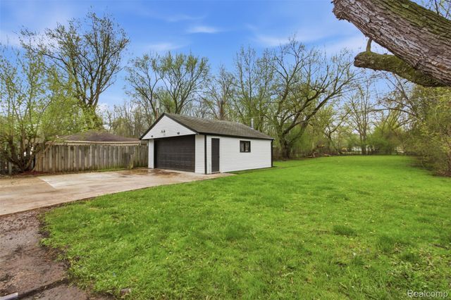 19377 Brentwood Street, Livonia, MI 48152