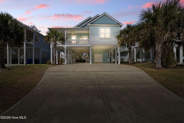 113 NE 54th Street, Oak Island, NC 28465
