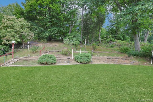 5 Seward Court, Montrose, NY 10548