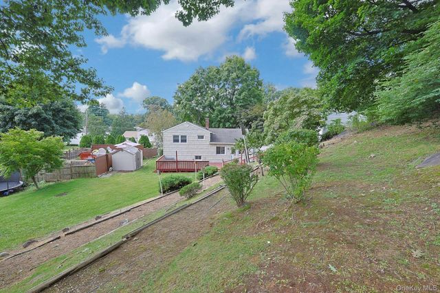5 Seward Court, Montrose, NY 10548