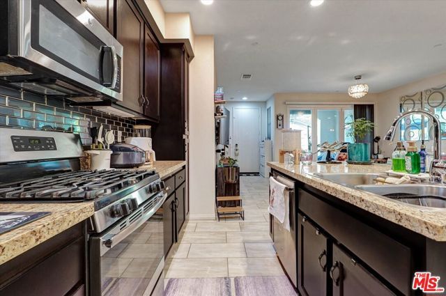2431 Birchknoll Court 2, Simi Valley, CA 93063