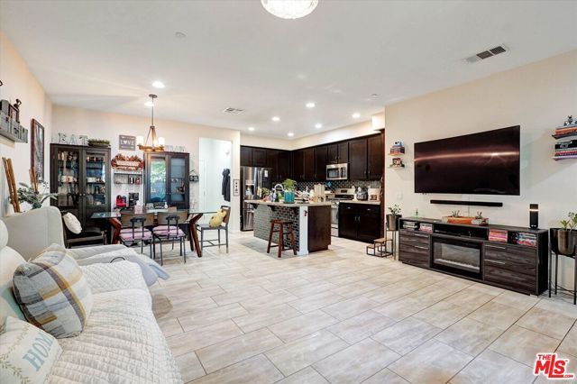 2431 Birchknoll Court 2, Simi Valley, CA 93063