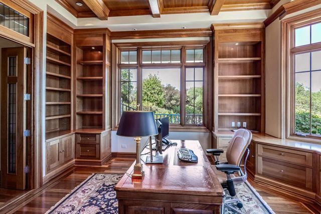 1 Redberry, Portola Valley, CA 94028