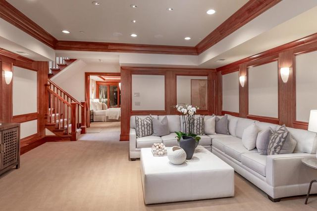 1 Redberry, Portola Valley, CA 94028