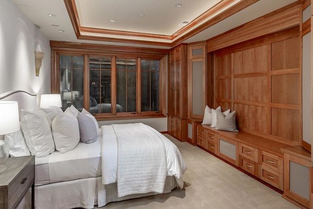 1 Redberry, Portola Valley, CA 94028