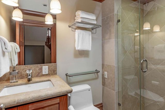 1 Redberry, Portola Valley, CA 94028