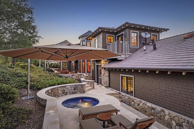 1 Redberry, Portola Valley, CA 94028