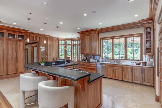 1 Redberry, Portola Valley, CA 94028