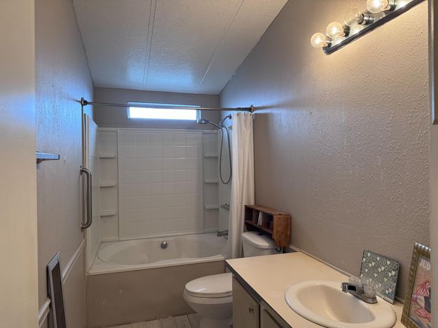 250 Davis St, Turlock, CA 95380