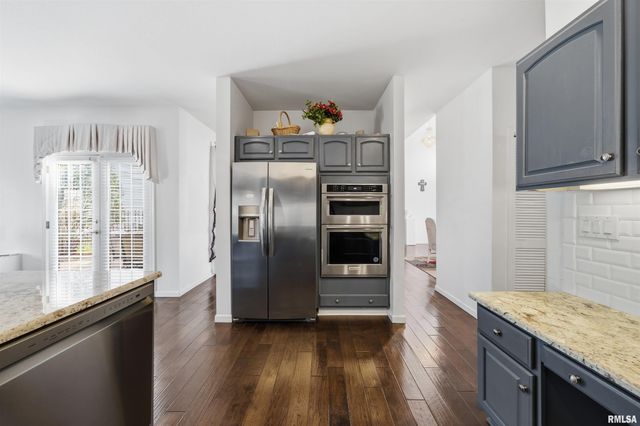 5306 N ASHFORD Drive, Peoria, IL 61615