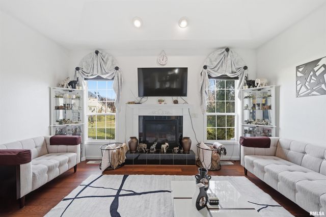 5306 N ASHFORD Drive, Peoria, IL 61615