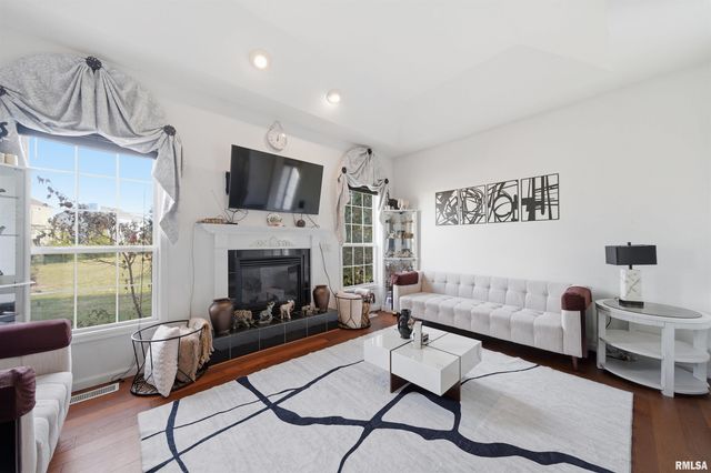 5306 N ASHFORD Drive, Peoria, IL 61615