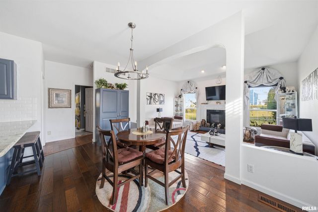 5306 N ASHFORD Drive, Peoria, IL 61615