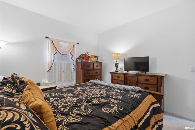 5306 N ASHFORD Drive, Peoria, IL 61615