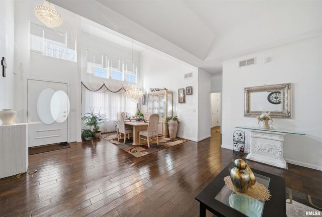 5306 N ASHFORD Drive, Peoria, IL 61615