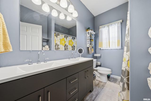 5306 N ASHFORD Drive, Peoria, IL 61615