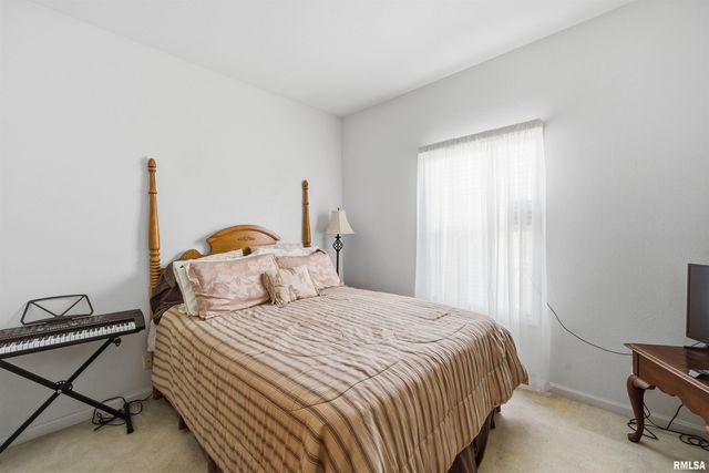 5306 N ASHFORD Drive, Peoria, IL 61615