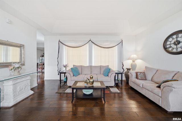 5306 N ASHFORD Drive, Peoria, IL 61615