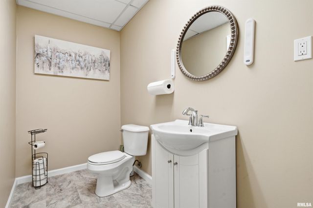 5306 N ASHFORD Drive, Peoria, IL 61615