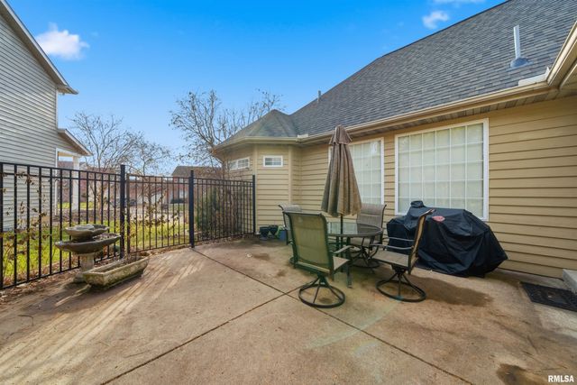 5306 N ASHFORD Drive, Peoria, IL 61615