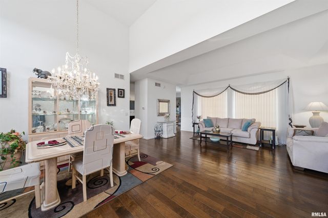 5306 N ASHFORD Drive, Peoria, IL 61615