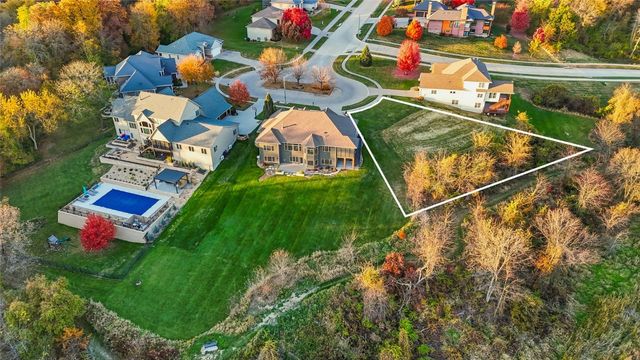 235 Auburn East Ln, Coralville, IA 52241