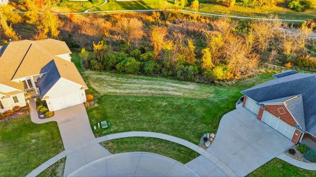 235 Auburn East Ln, Coralville, IA 52241