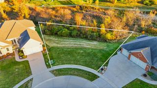 235 Auburn East Ln, Coralville, IA 52241