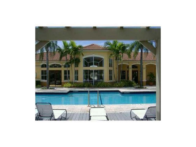 9640 NW 2 Street 208, Pembroke Pines, FL 33024