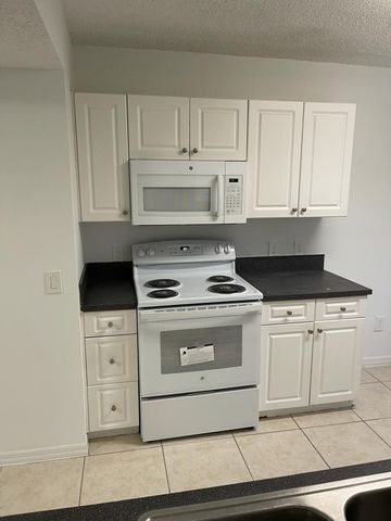 9640 NW 2 Street 208, Pembroke Pines, FL 33024