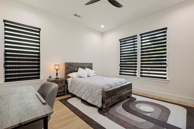 4215 Canada Drive, Dallas, TX 75212