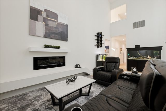 4215 Canada Drive, Dallas, TX 75212