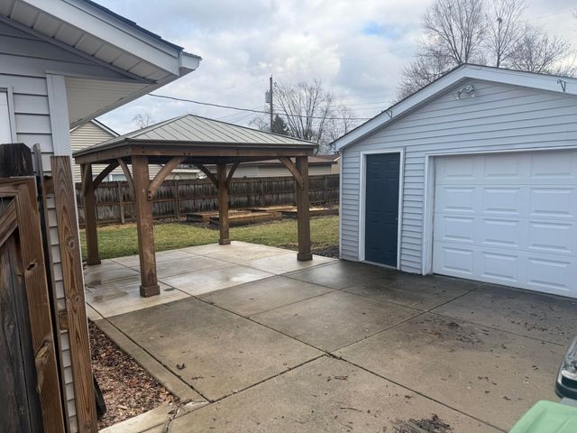 1337 W Cleveland Avenue, Hobart, IN 46342