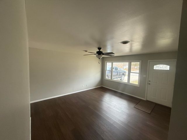 1337 W Cleveland Avenue, Hobart, IN 46342