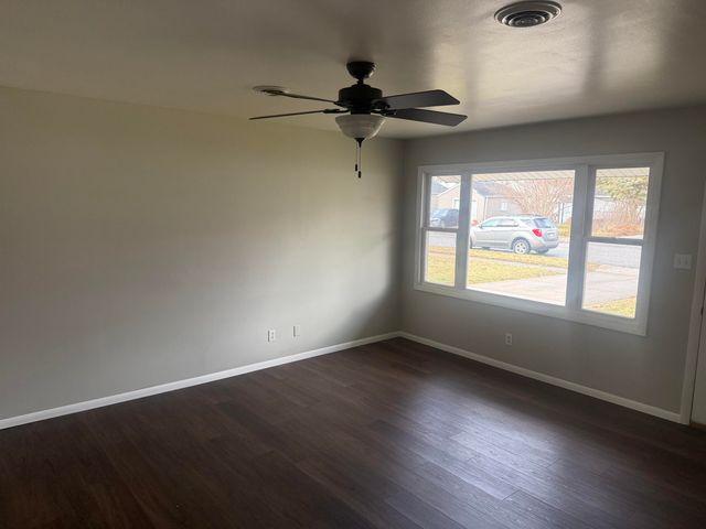 1337 W Cleveland Avenue, Hobart, IN 46342