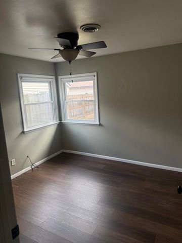 1337 W Cleveland Avenue, Hobart, IN 46342