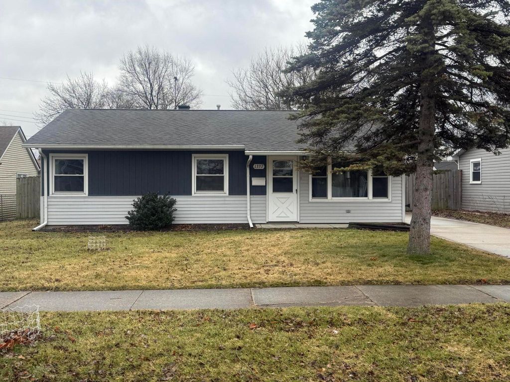 1337 W Cleveland Avenue, Hobart, IN 46342