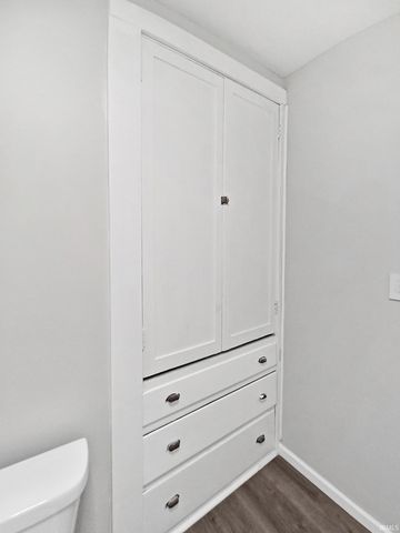 3704 Stringtown Road, Evansville, IN 47711