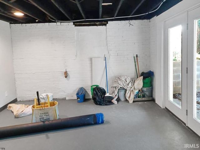 3704 Stringtown Road, Evansville, IN 47711