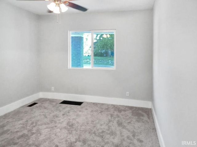 3704 Stringtown Road, Evansville, IN 47711