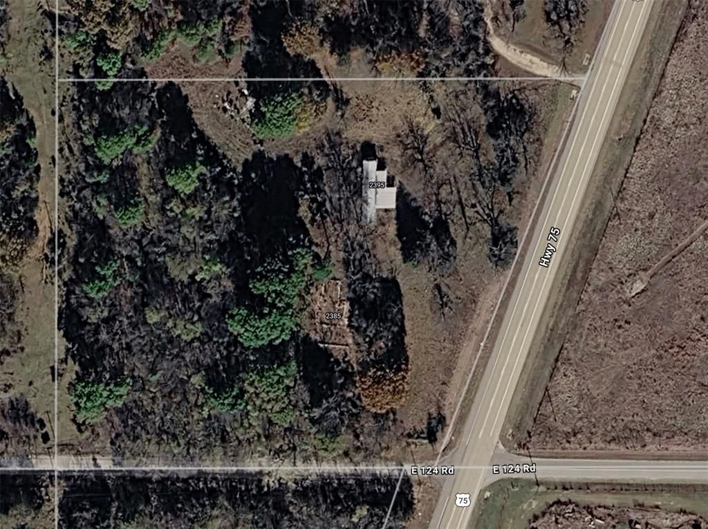 Image 14 of property listing at 2385 HWY 75, Wetumka, OK 74883