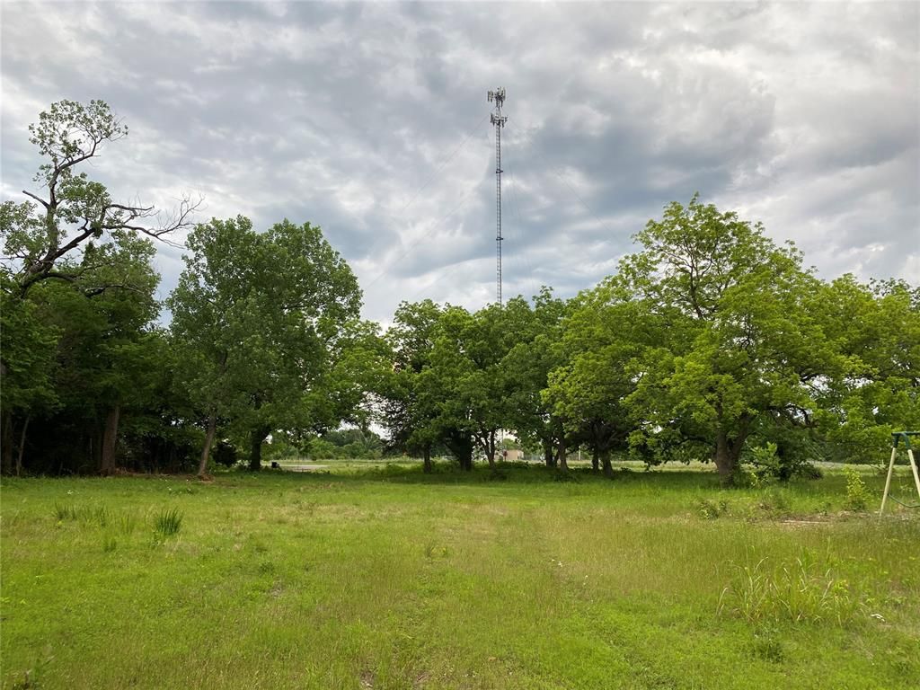 Image 6 of property listing at 2385 HWY 75, Wetumka, OK 74883